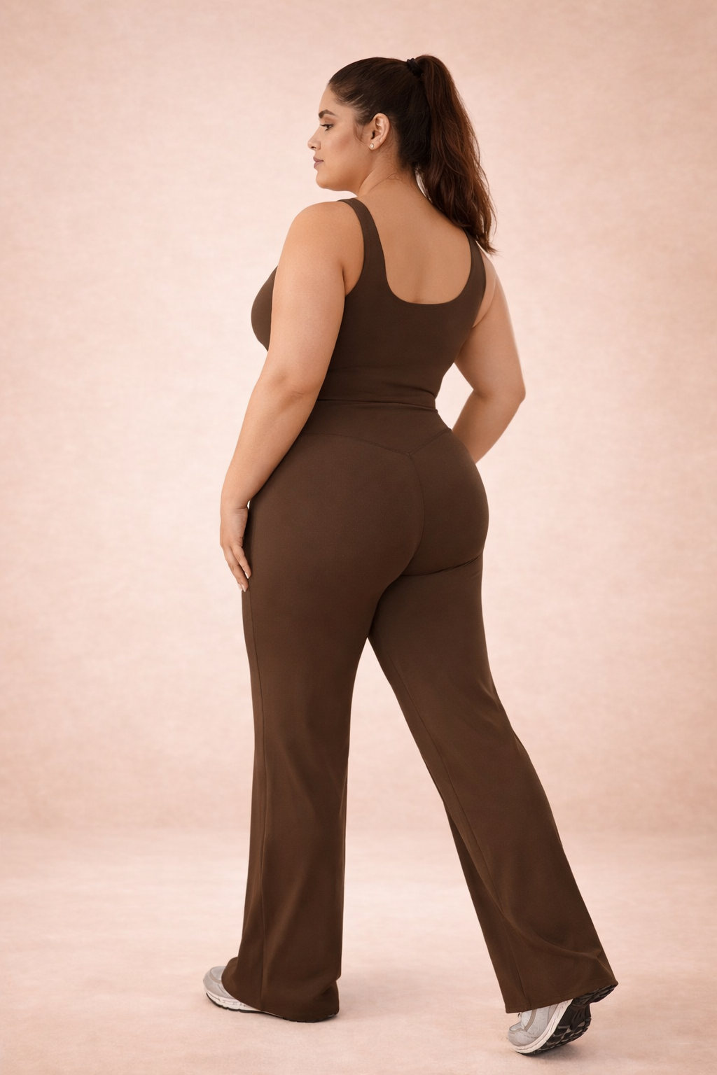 Sculpt Yoga Set – 2 Piece Square Neck & High-Waist Shaping Set